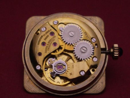 Baume & Mercier Uhrwerk Cal. BM777 mit Zifferblatt, Zeigern und Krone , (Uhrwerk nur im Vorabtausch) 