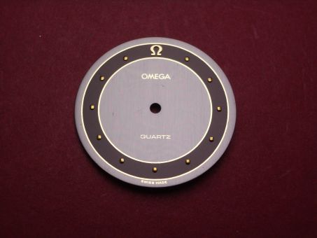 Omega Zifferblatt, Ø 27,5mm, schwarz/gold mit goldfarbenen Inlays 