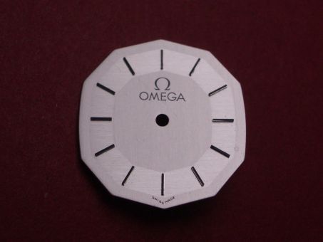 Omega Zifferblatt, ca. 20,0mm x 21,8mm, silber mit silberfarbenen Inlays 