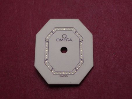 Omega Zifferblatt, ca. 13,1mm x 16,1mm, creme mit goldfarbenen Inlays 