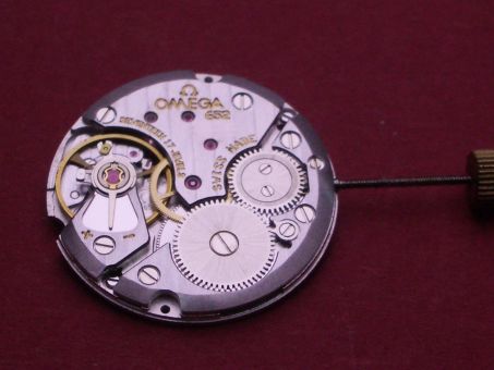 Omega Uhrwerk Cal. 652, Omega De Ville Prestige Chronometer Ref.: 250050, mit kleiner Sekunde Ref.: 4021.31PT950, 4620.21.11, 250050 